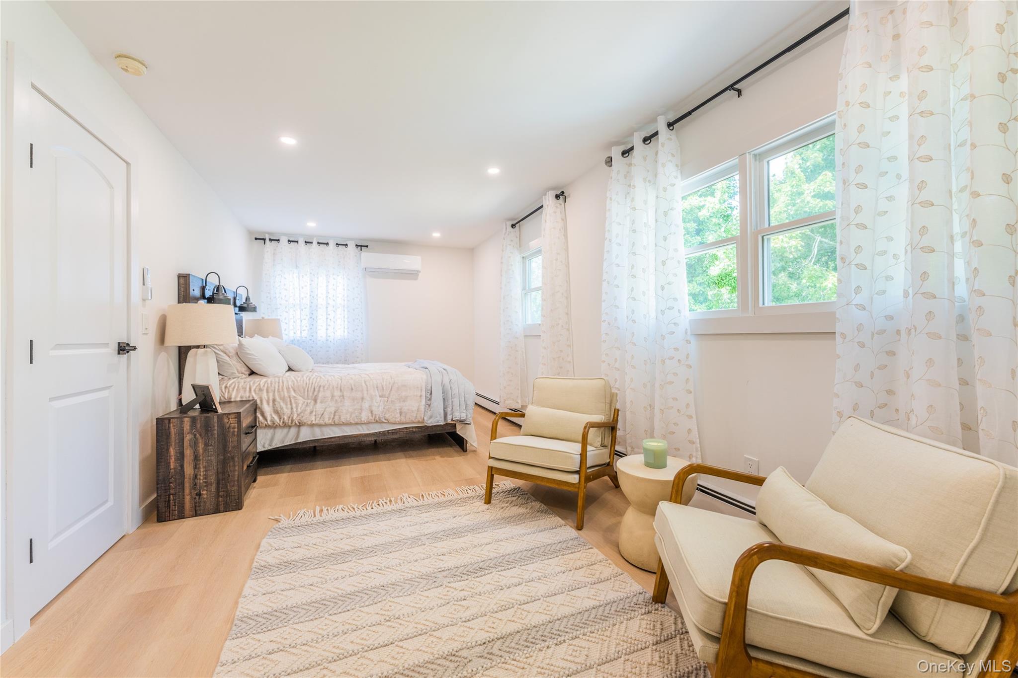 120 Glenwood Road, Glenwood Landing, NY 11547