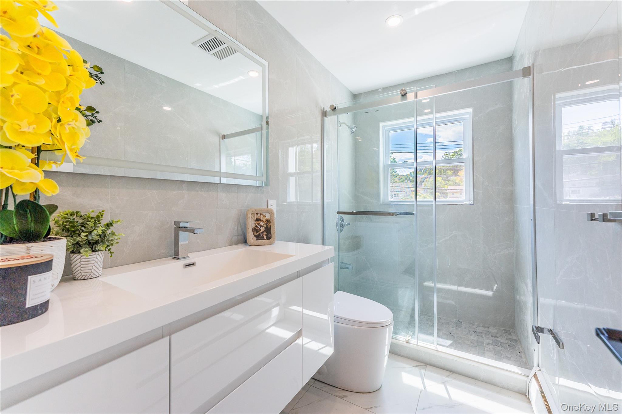 120 Glenwood Road, Glenwood Landing, NY 11547