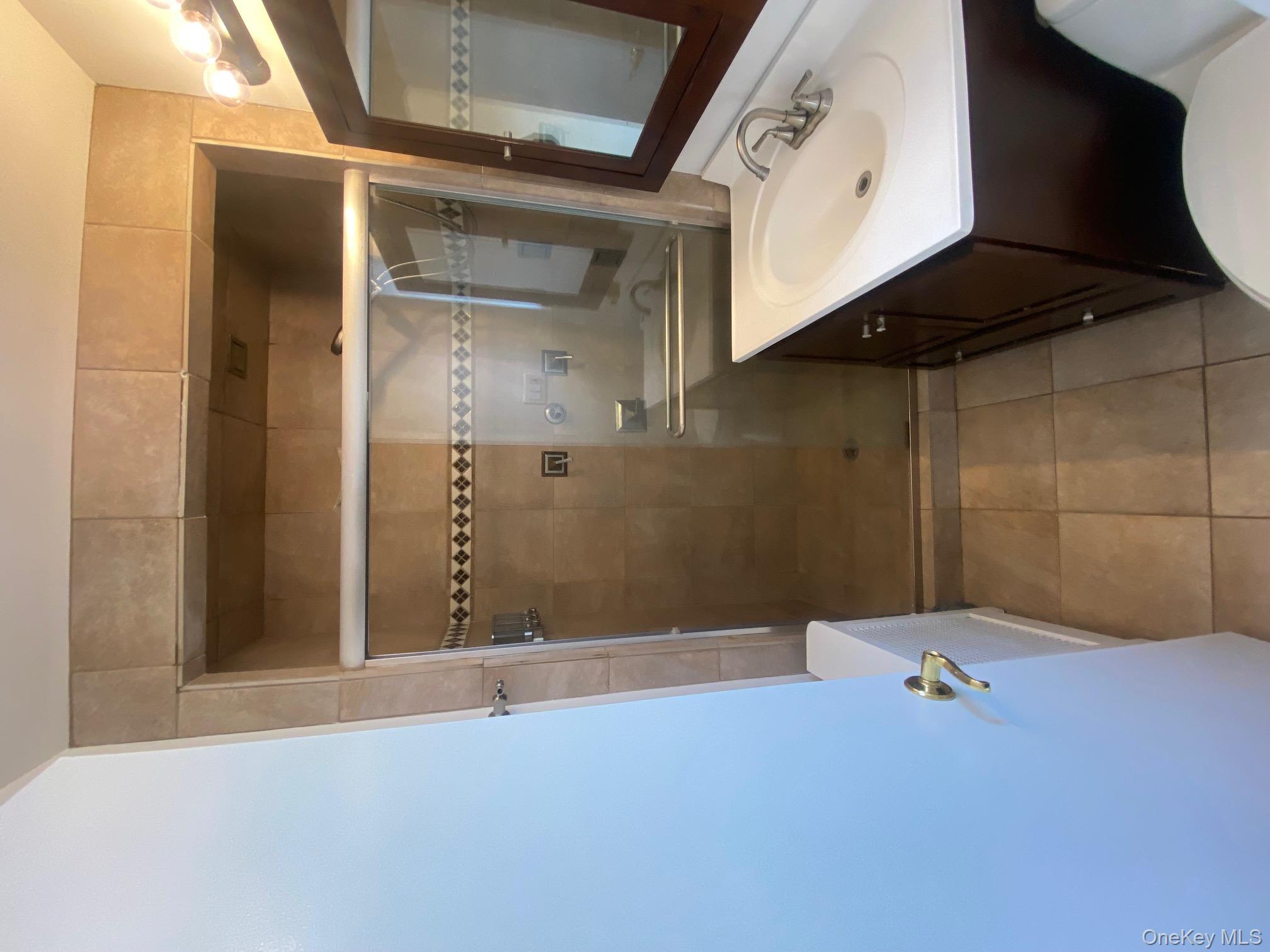 245-31B 76th Avenue # 31B, Glen Oaks, NY 11426