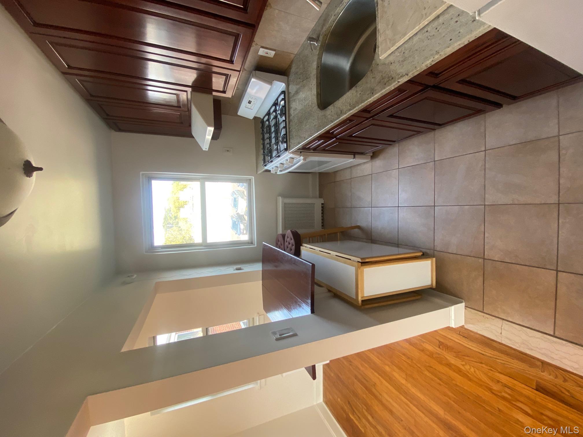 245-31B 76th Avenue # 31B, Glen Oaks, NY 11426