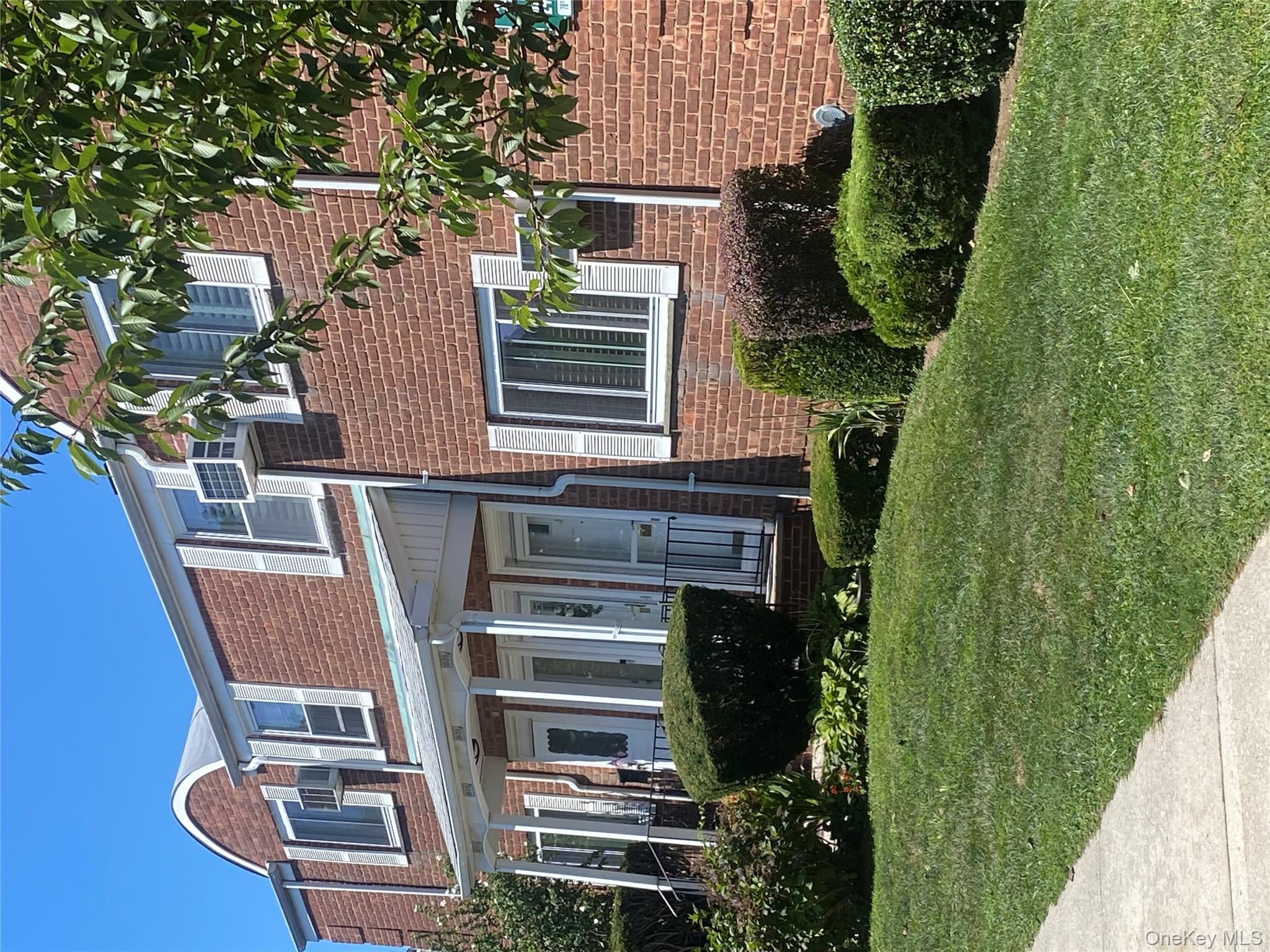 245-31B 76th Avenue # 31B, Glen Oaks, NY 11426