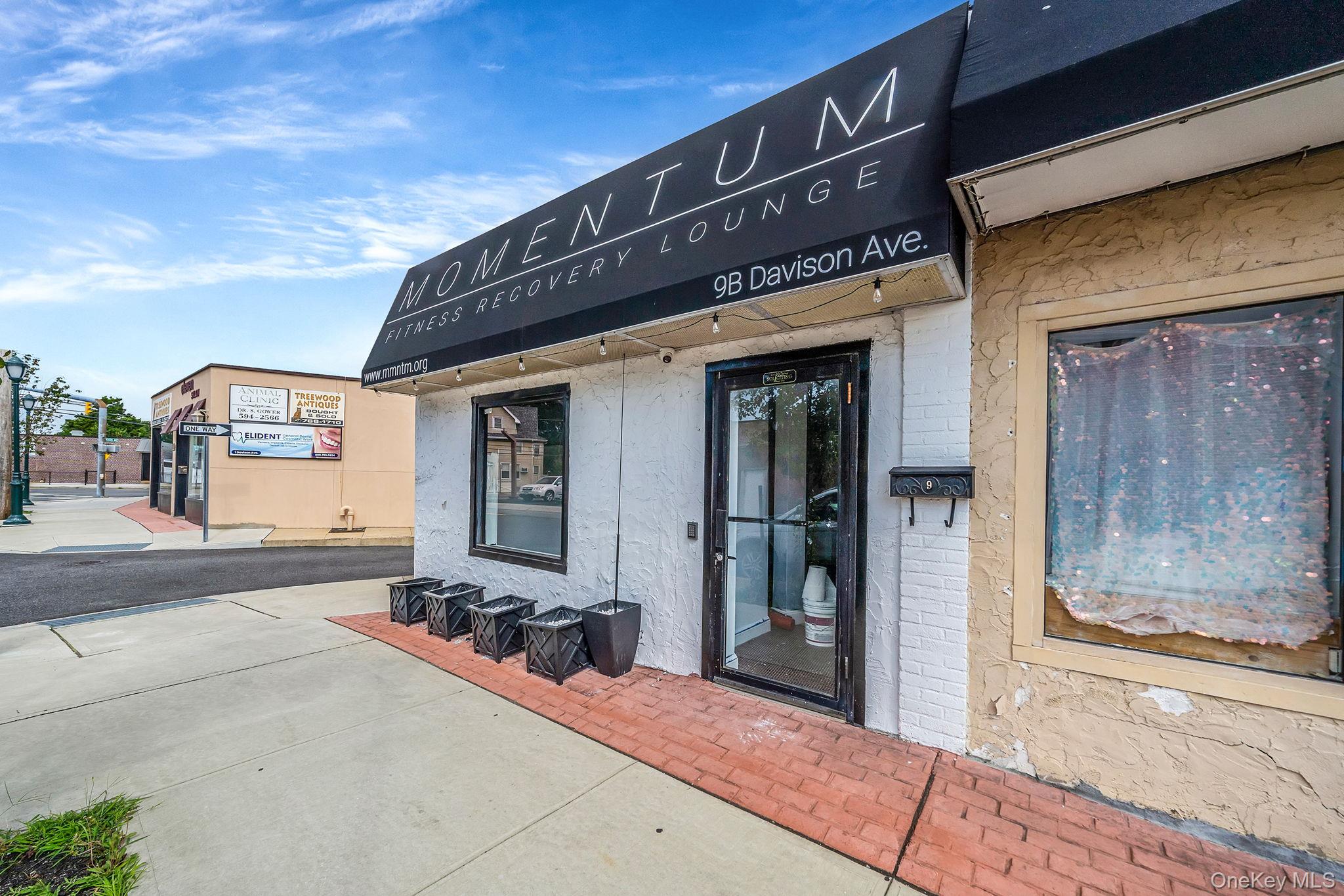 9 Davison Avenue W # B, Oceanside, NY 11572