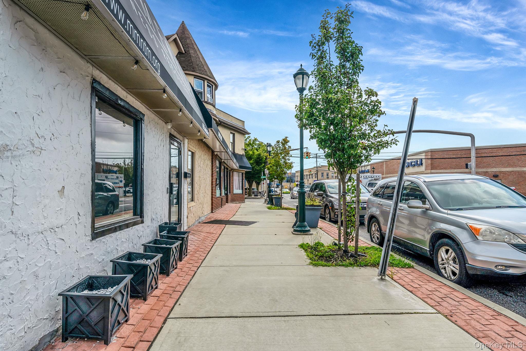 9 Davison Avenue W # B, Oceanside, NY 11572