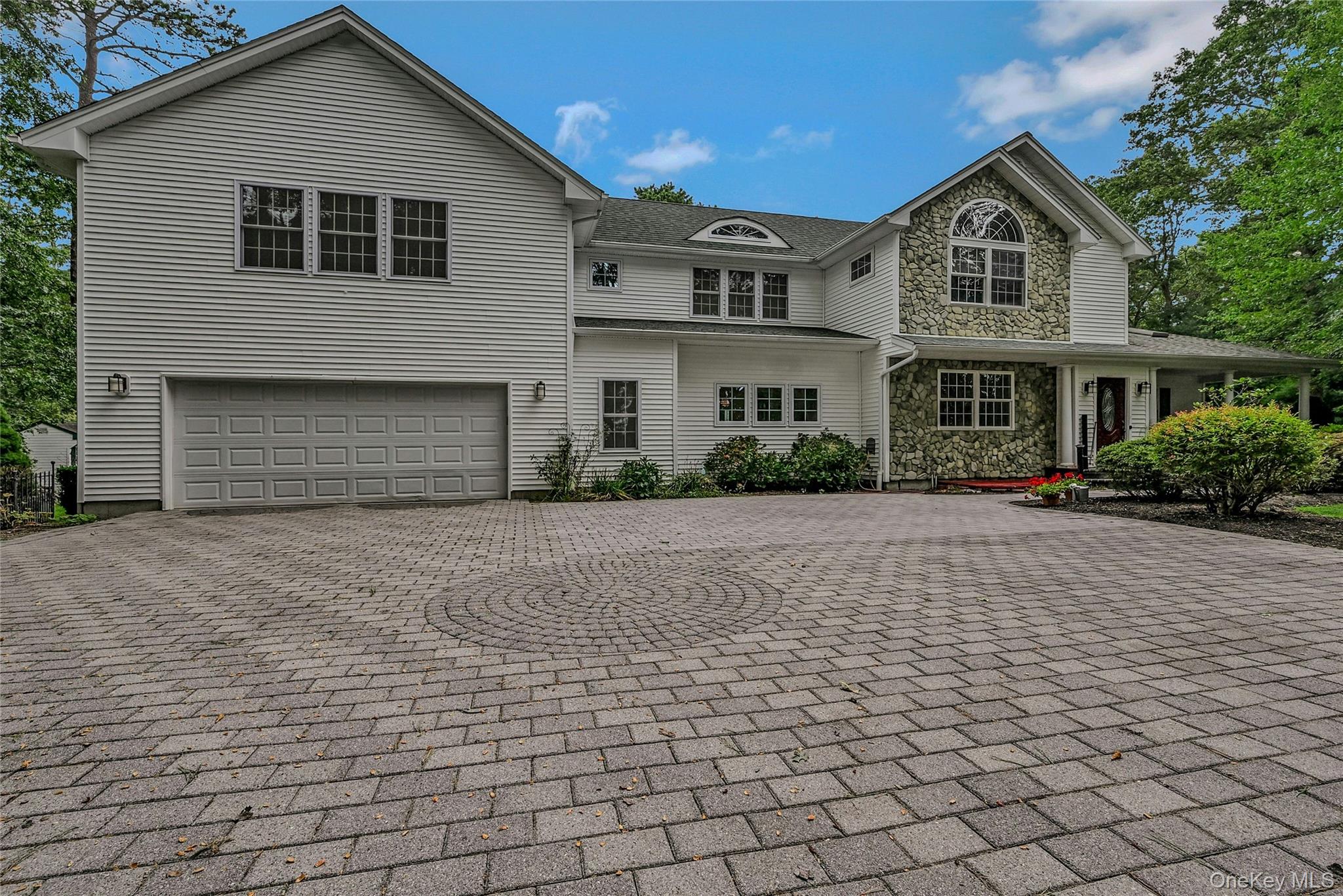 144 South Path, Calverton, NY 11933