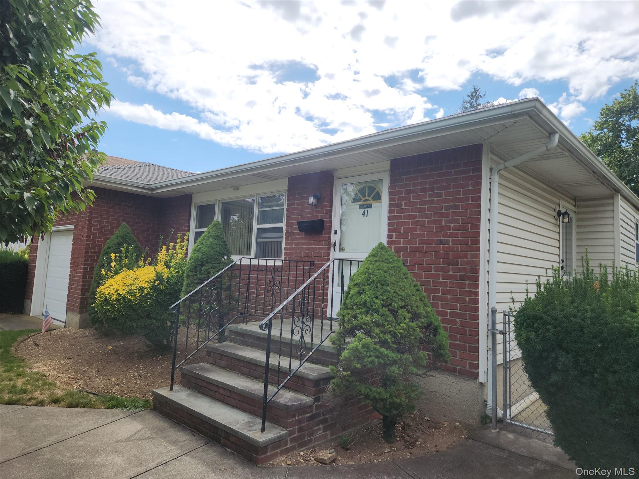 41 Meade Avenue, Bethpage, NY 11714