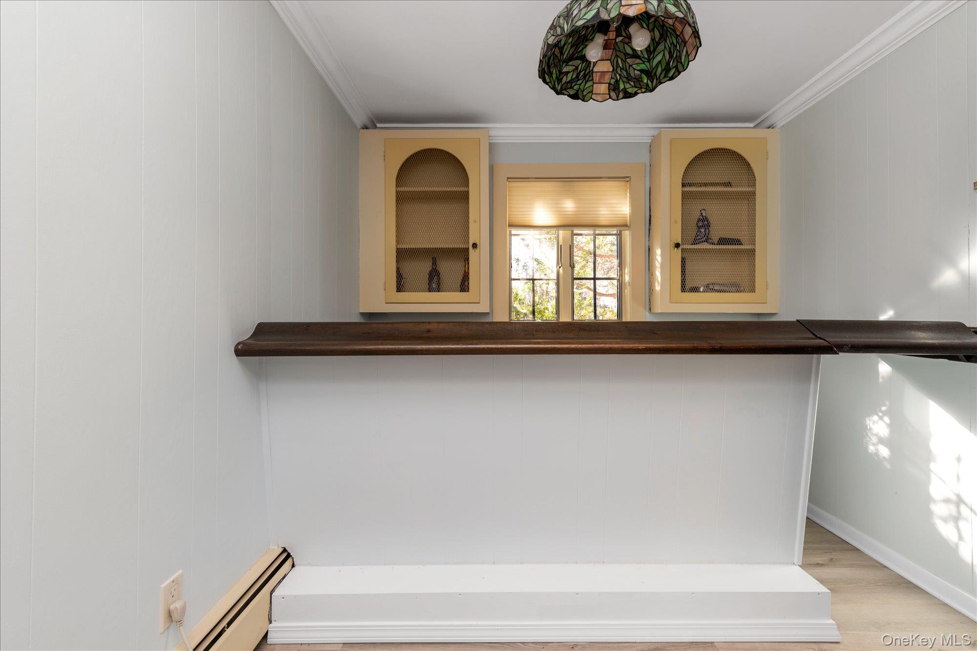 200 Hummingbird Drive, East Hills, NY 11576