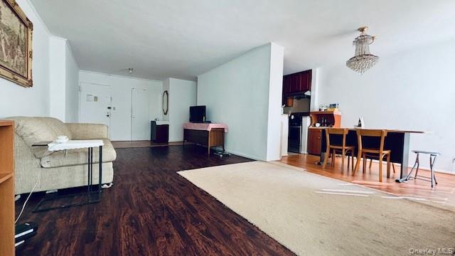 43-10 Kissena Boulevard # 7L, Flushing, NY 11355