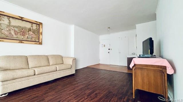 43-10 Kissena Boulevard # 7L, Flushing, NY 11355