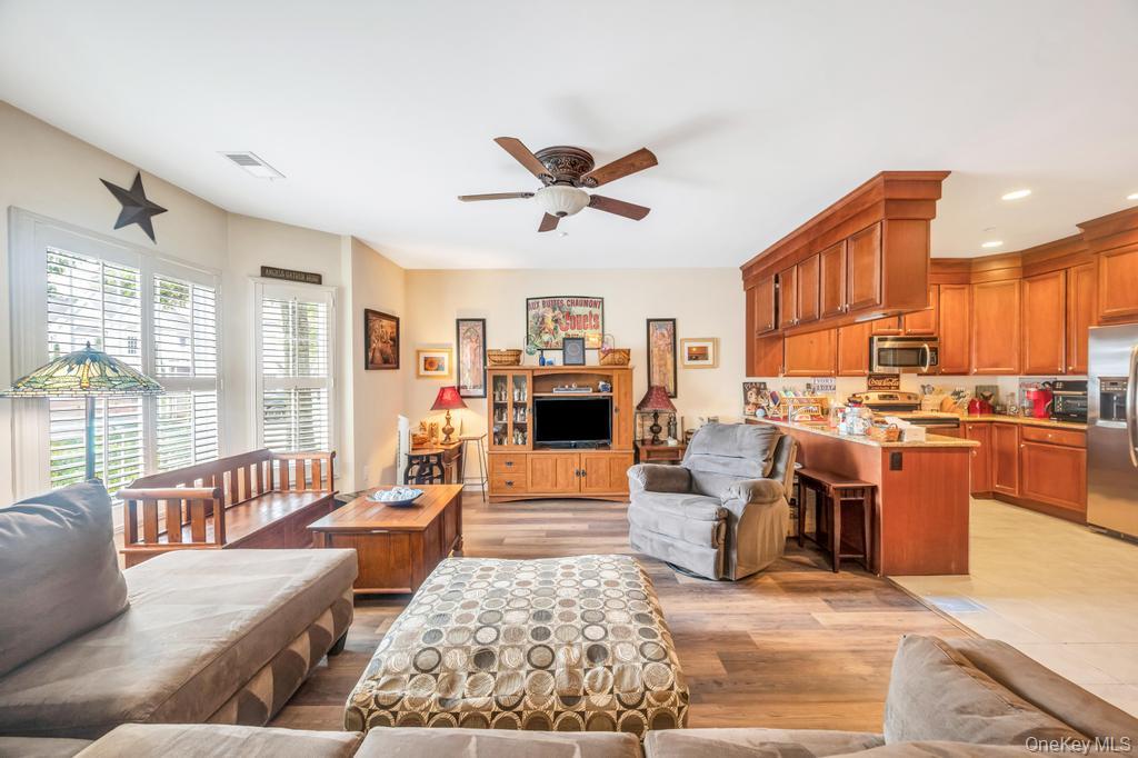 305 Okeefe Court, Oakdale, NY 11769