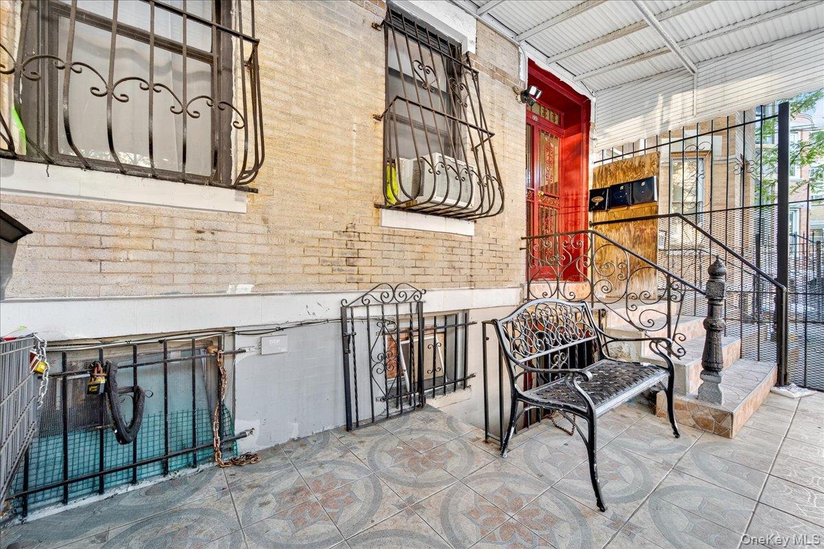 255 Ridgewood Avenue, Brooklyn, NY 11208