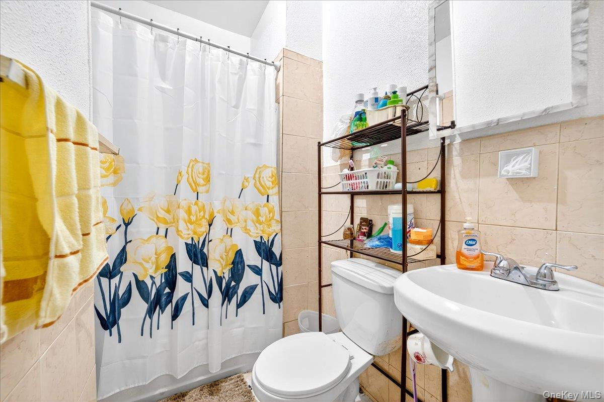 255 Ridgewood Avenue, Brooklyn, NY 11208