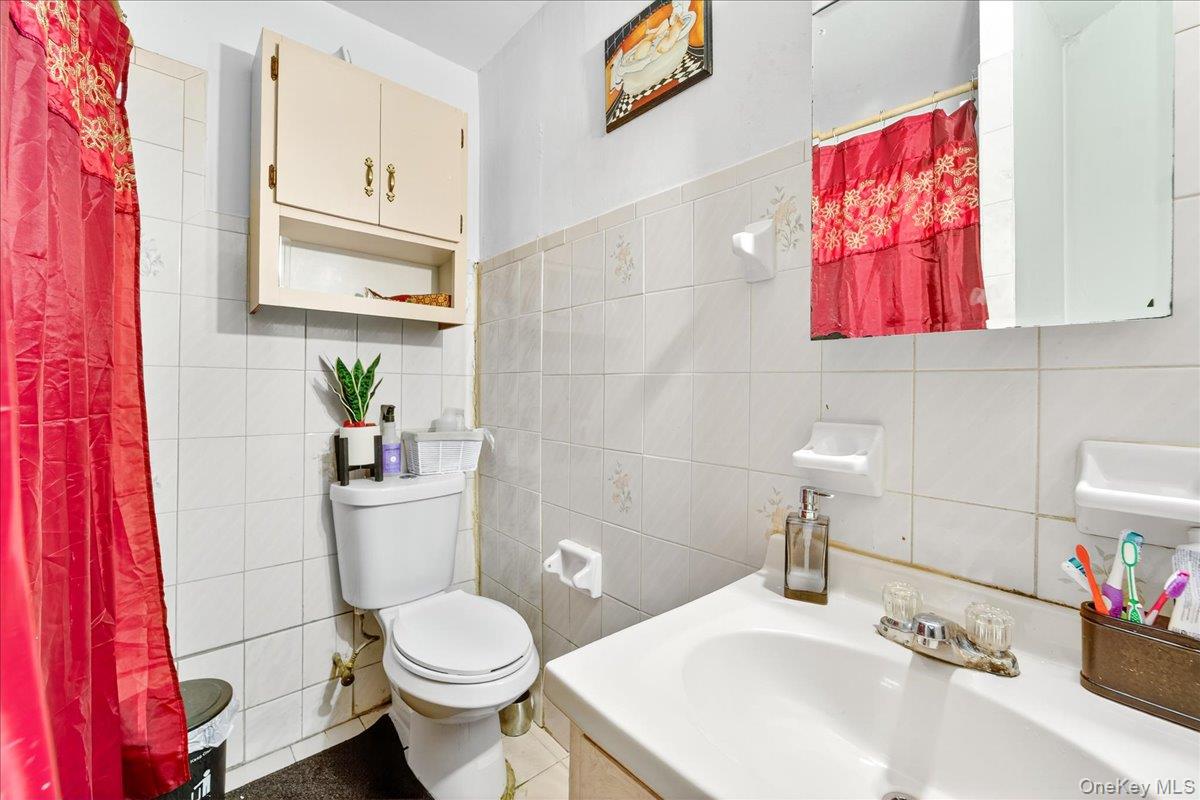 255 Ridgewood Avenue, Brooklyn, NY 11208