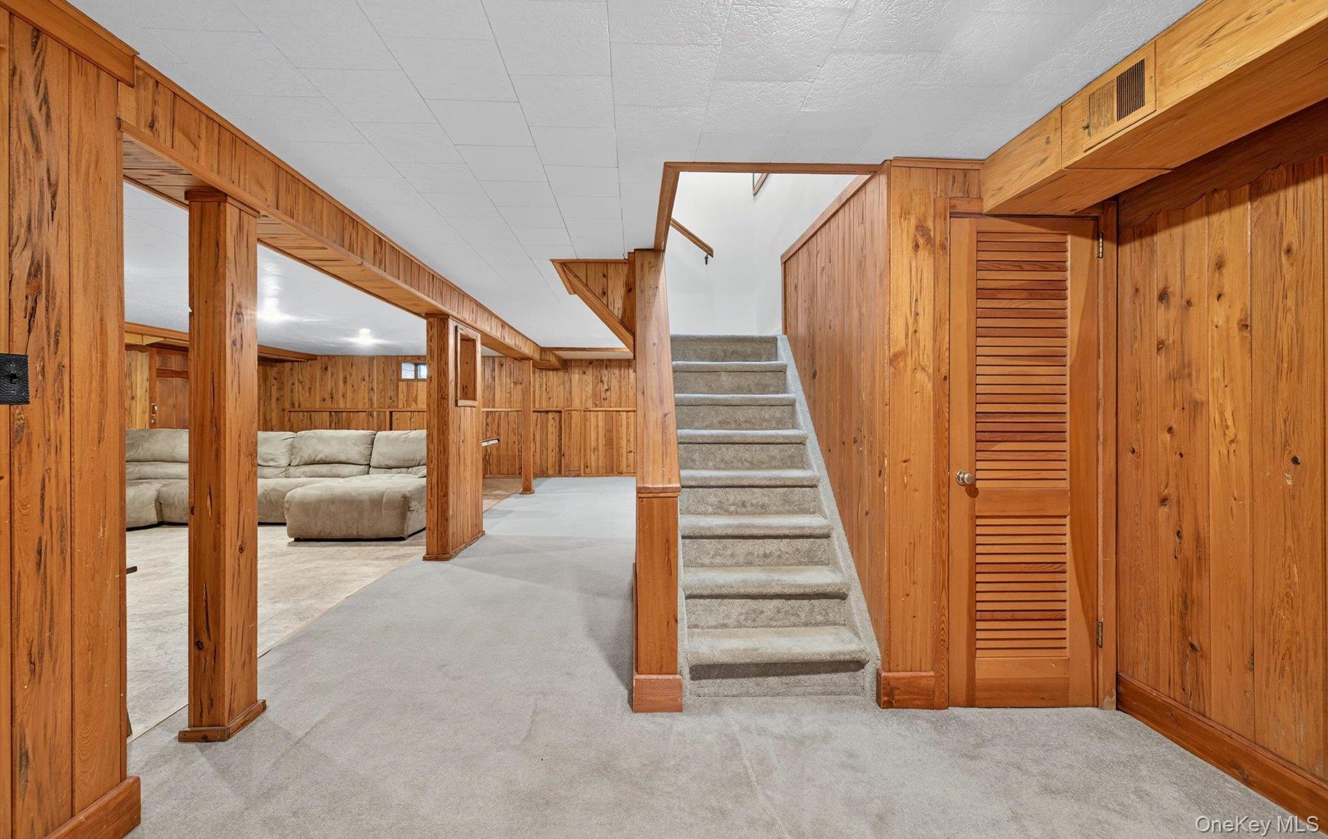 36 Hemlock Lane, Bay Shore, NY 11706