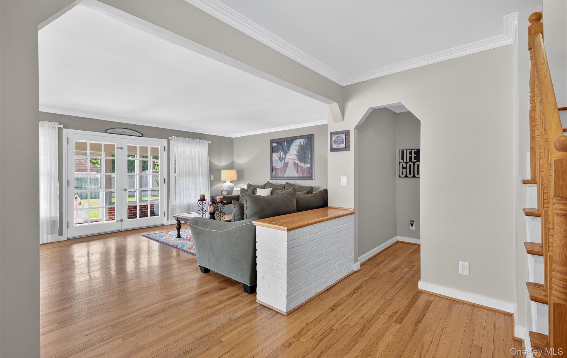 36 Hemlock Lane, Bay Shore, NY 11706