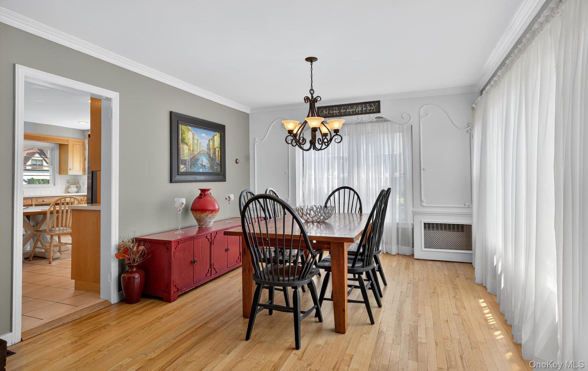 36 Hemlock Lane, Bay Shore, NY 11706