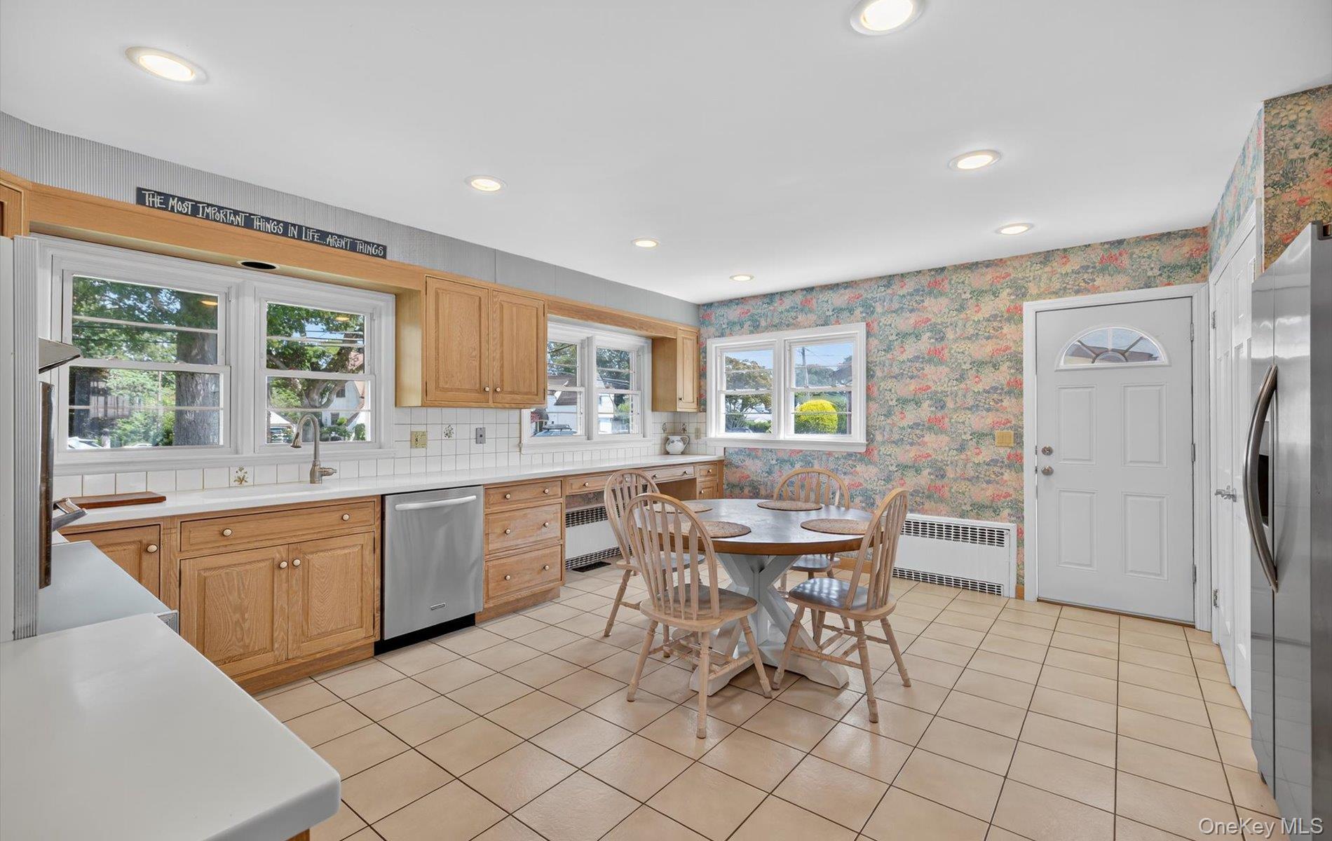 36 Hemlock Lane, Bay Shore, NY 11706