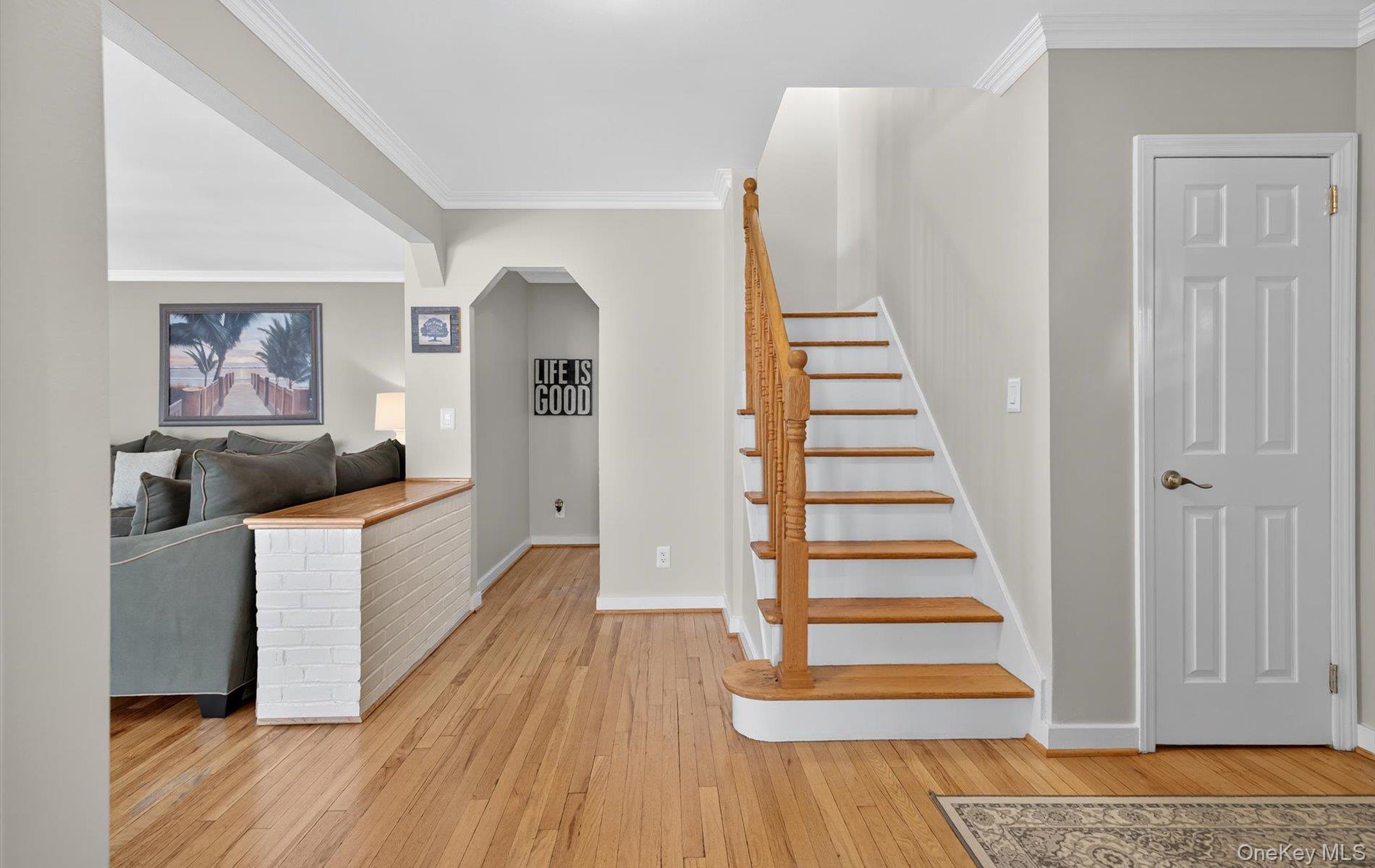 36 Hemlock Lane, Bay Shore, NY 11706