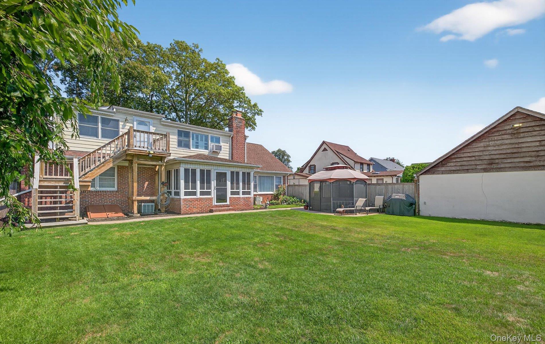 36 Hemlock Lane, Bay Shore, NY 11706