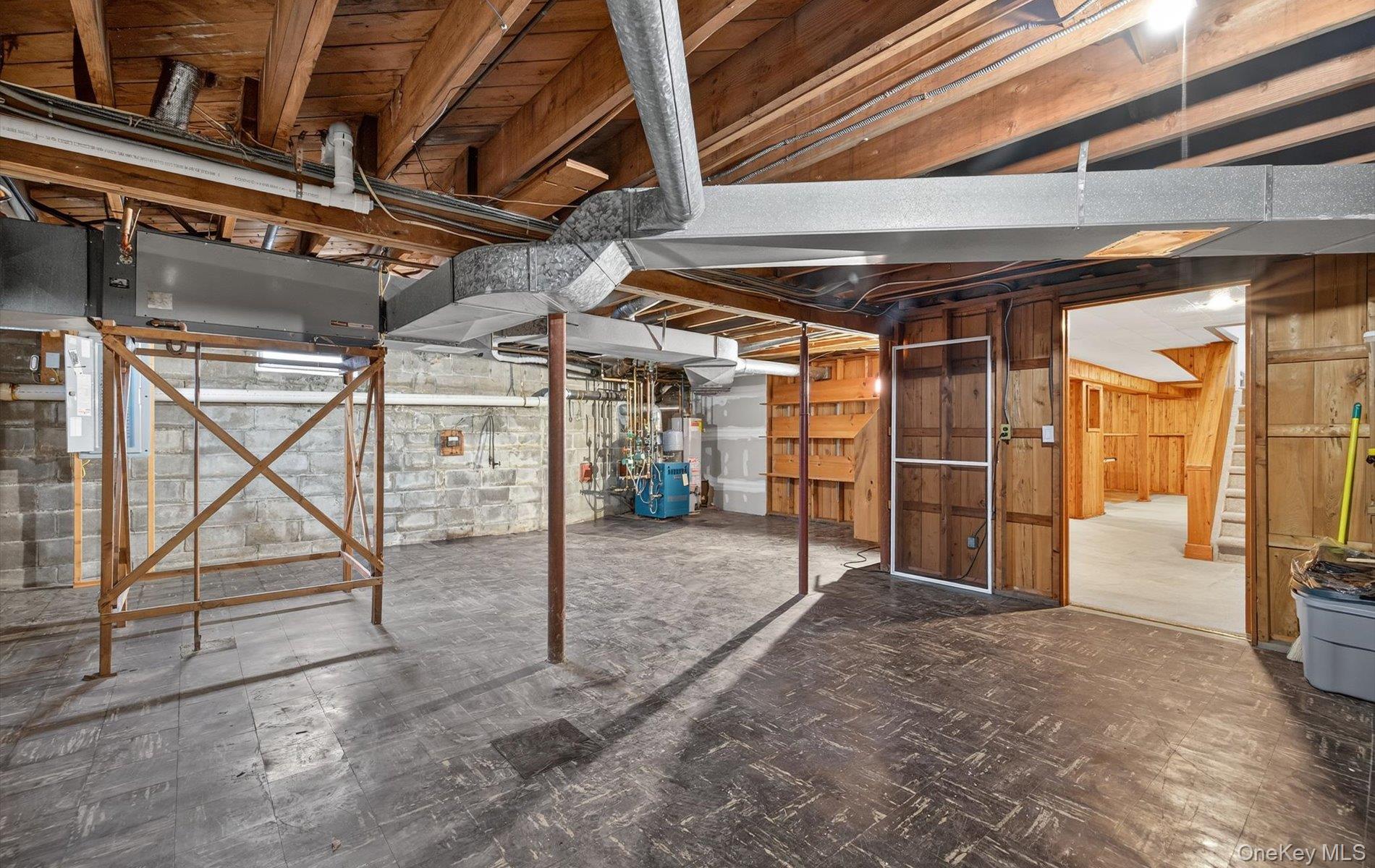 36 Hemlock Lane, Bay Shore, NY 11706