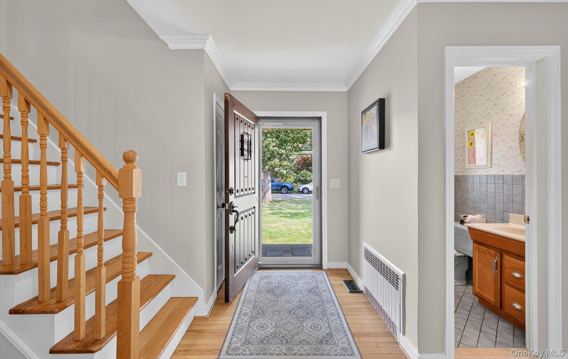 36 Hemlock Lane, Bay Shore, NY 11706