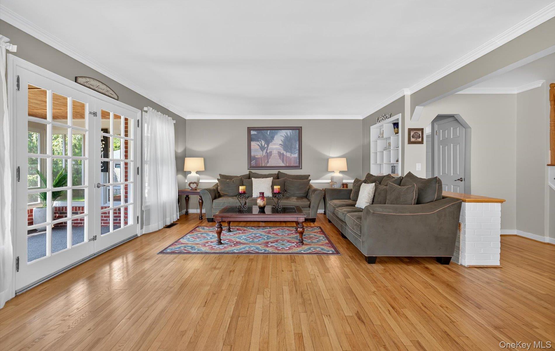 36 Hemlock Lane, Bay Shore, NY 11706