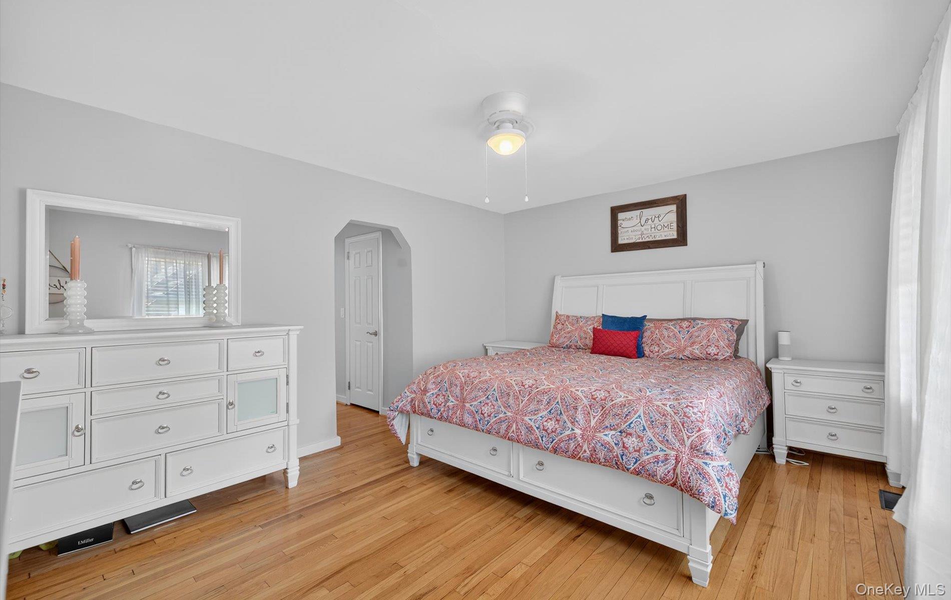 36 Hemlock Lane, Bay Shore, NY 11706