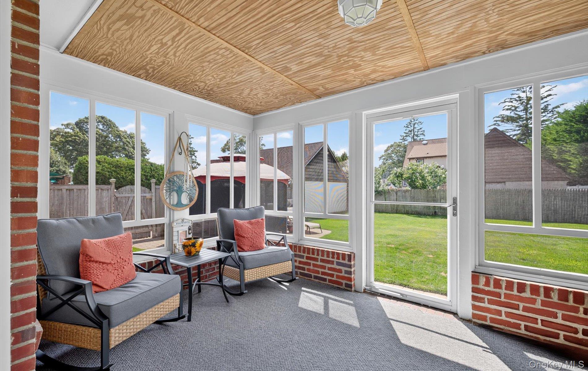 36 Hemlock Lane, Bay Shore, NY 11706