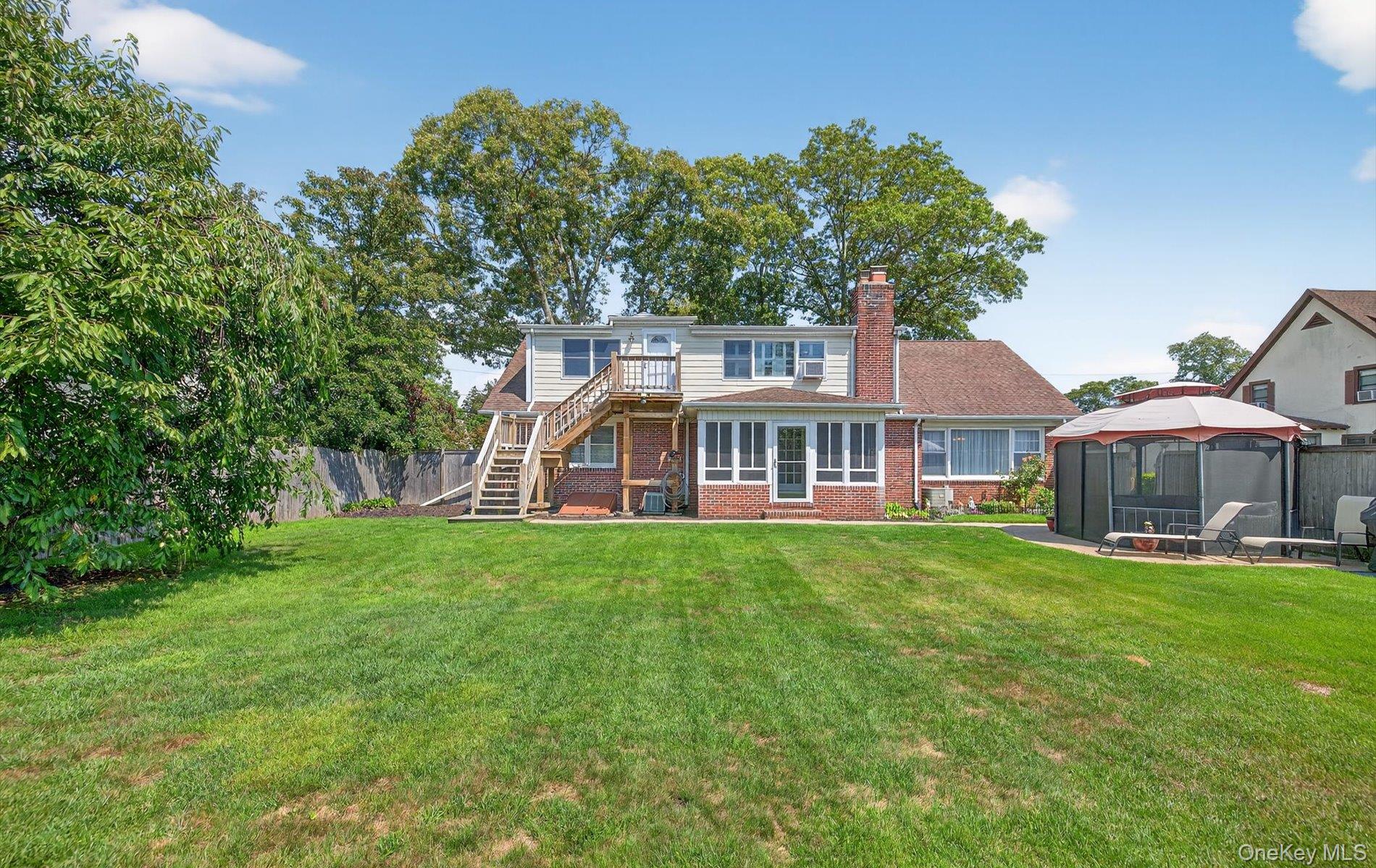 36 Hemlock Lane, Bay Shore, NY 11706