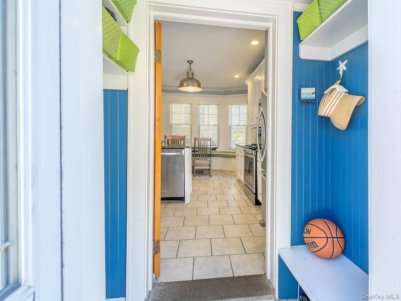 182 14th Avenue, Sea Cliff, NY 11579