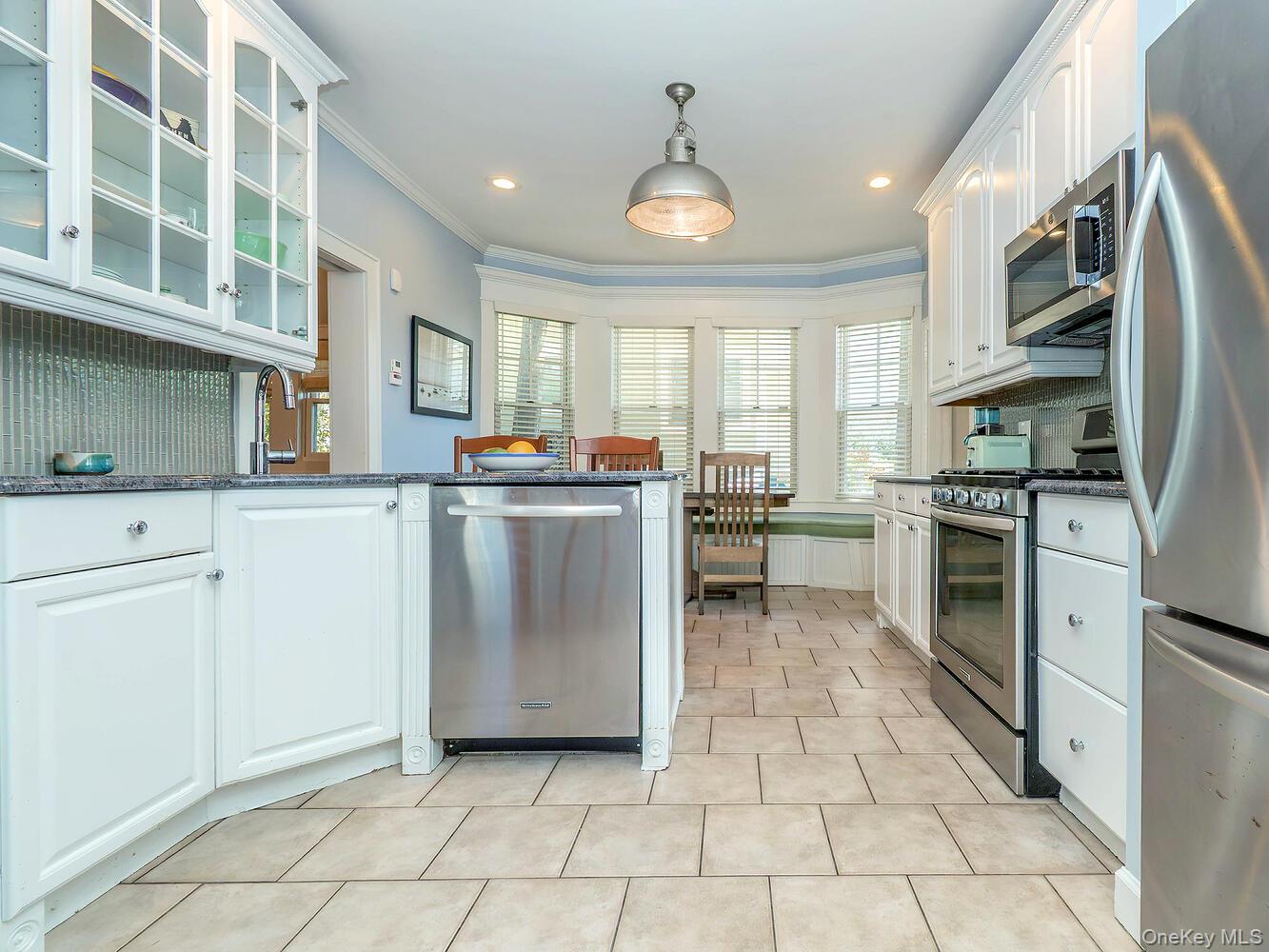 182 14th Avenue, Sea Cliff, NY 11579