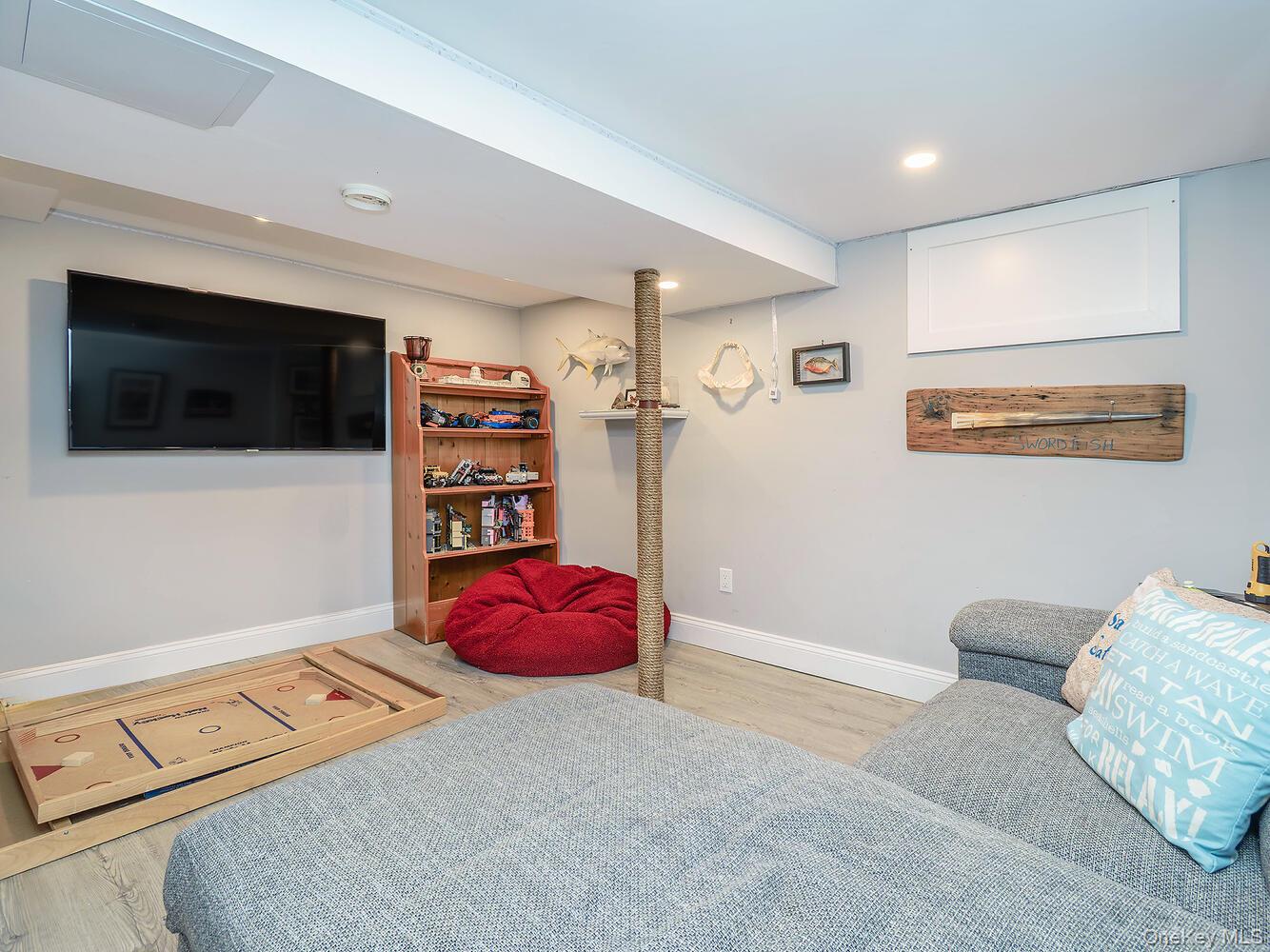 182 14th Avenue, Sea Cliff, NY 11579