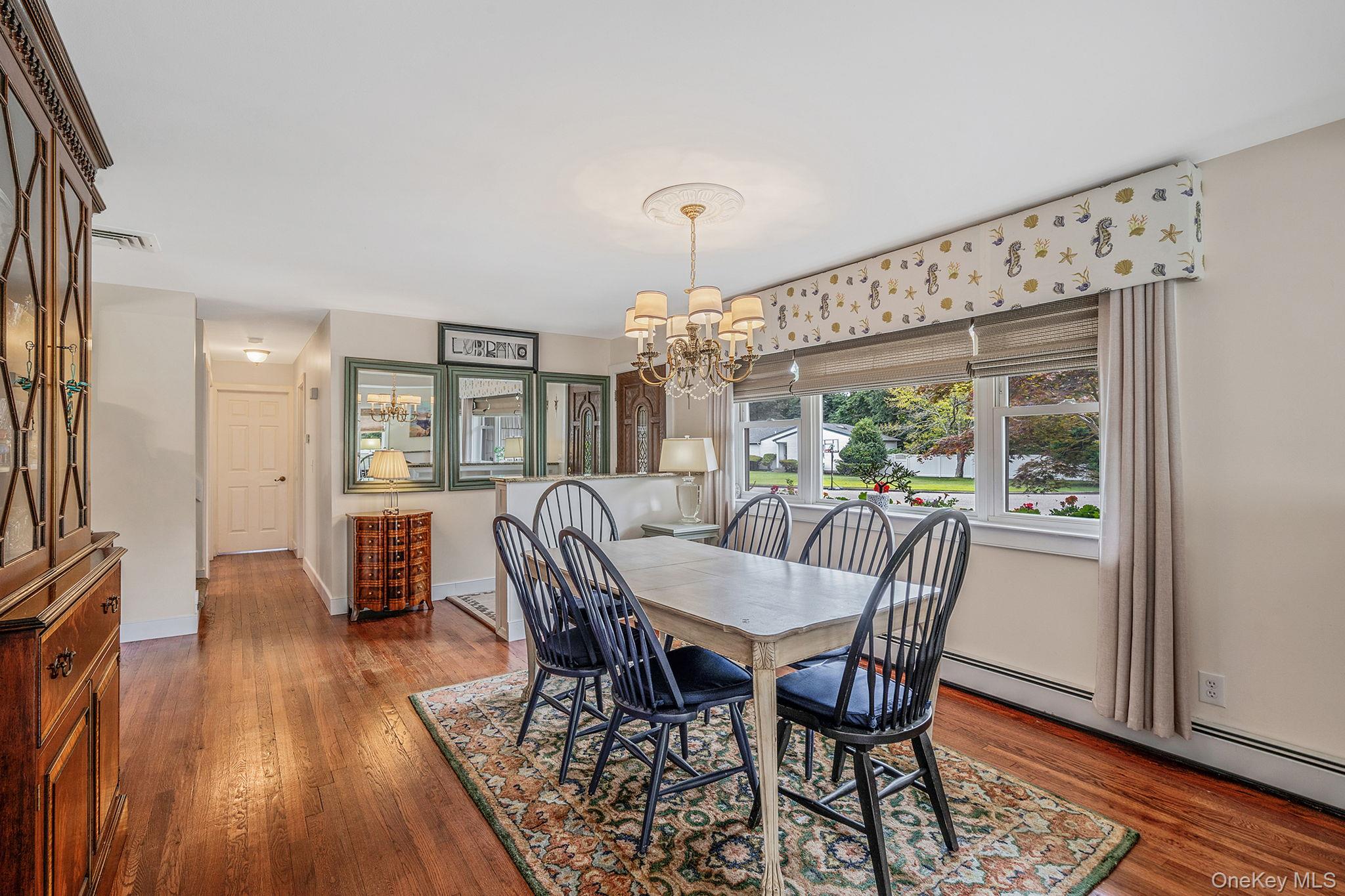 19 Edmarc Court, Oakdale, NY 11769