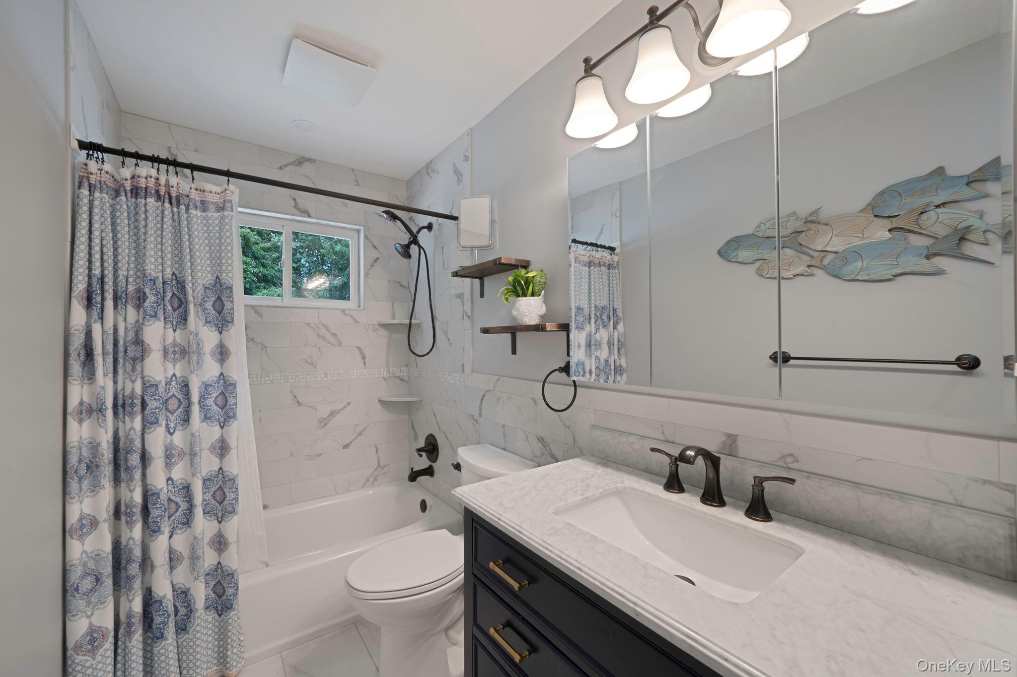 19 Edmarc Court, Oakdale, NY 11769