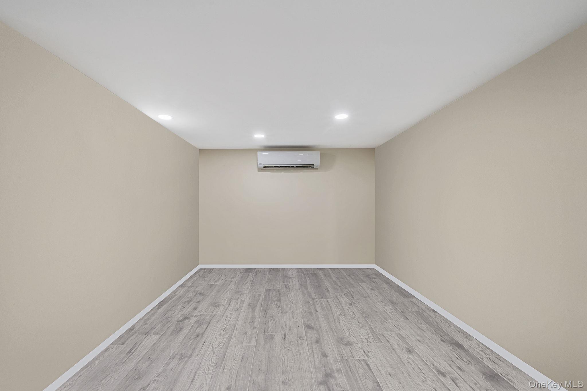 19 Edmarc Court, Oakdale, NY 11769