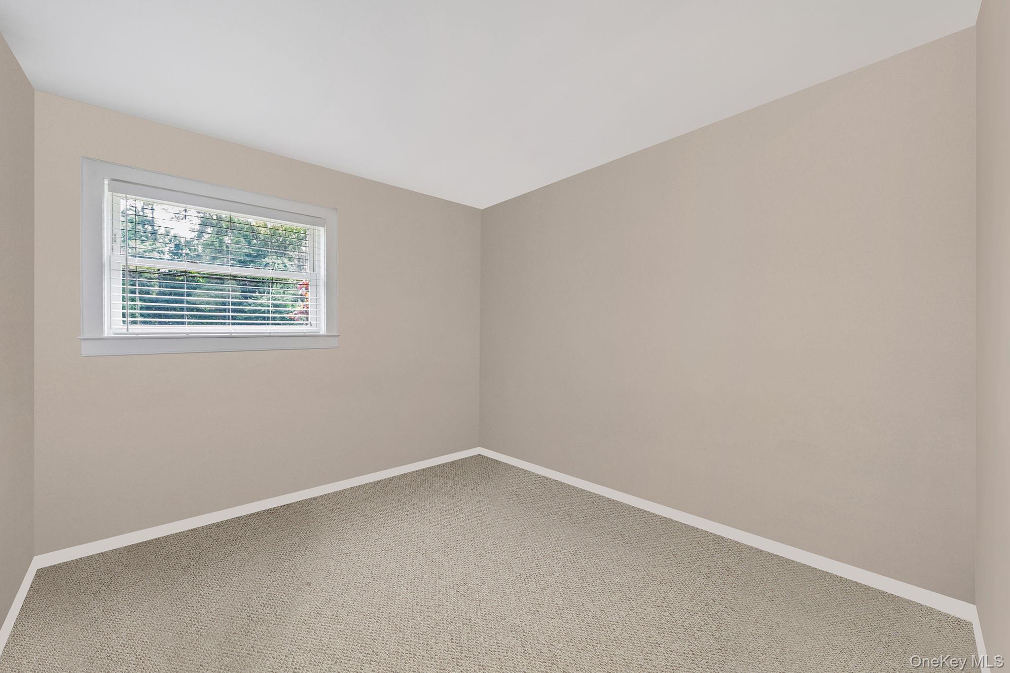 19 Edmarc Court, Oakdale, NY 11769