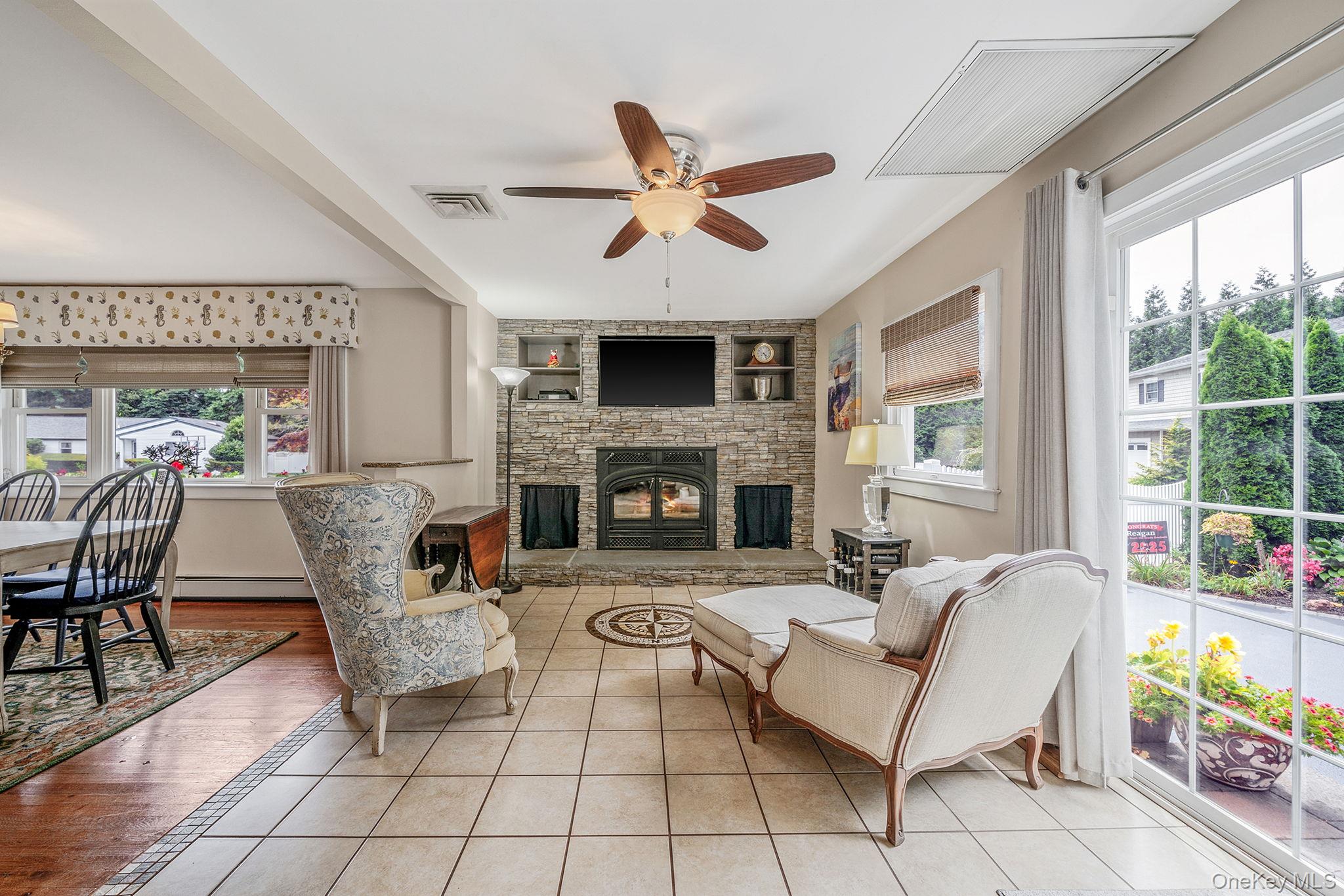 19 Edmarc Court, Oakdale, NY 11769