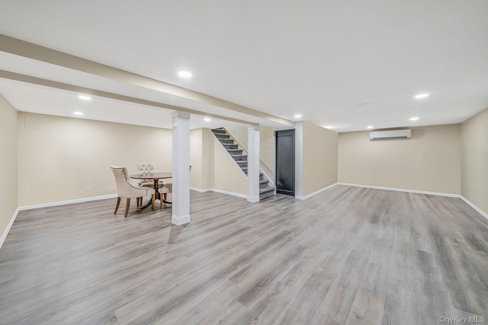 19 Edmarc Court, Oakdale, NY 11769