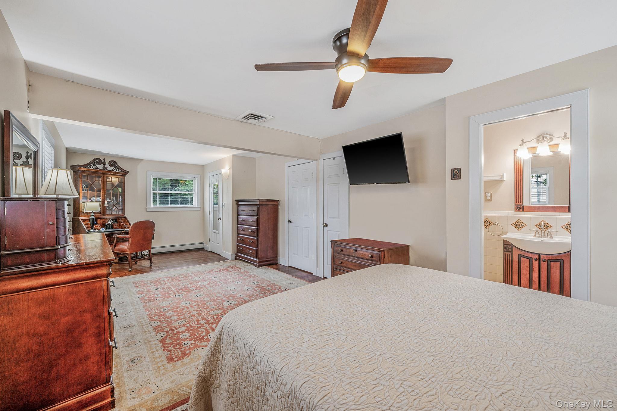 19 Edmarc Court, Oakdale, NY 11769