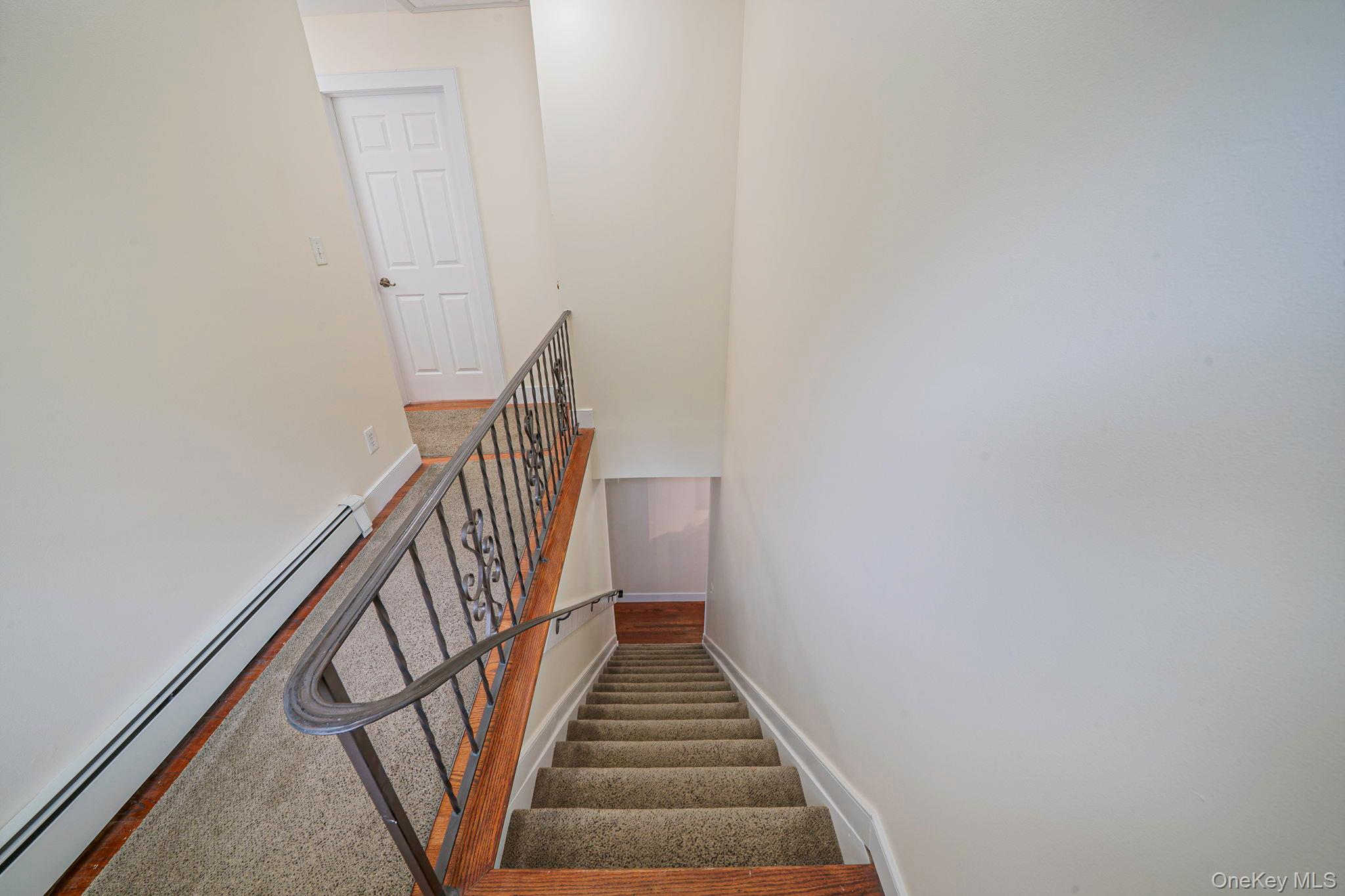 19 Edmarc Court, Oakdale, NY 11769