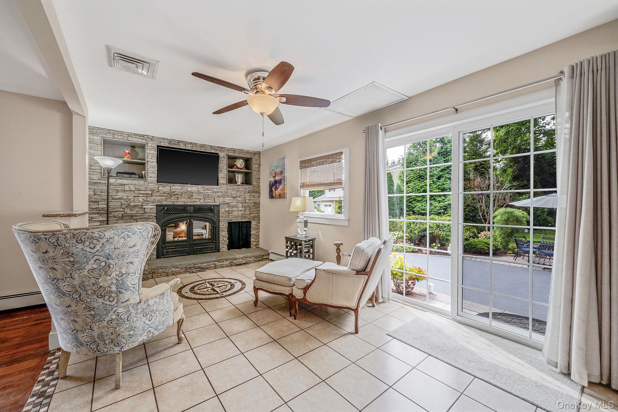 19 Edmarc Court, Oakdale, NY 11769