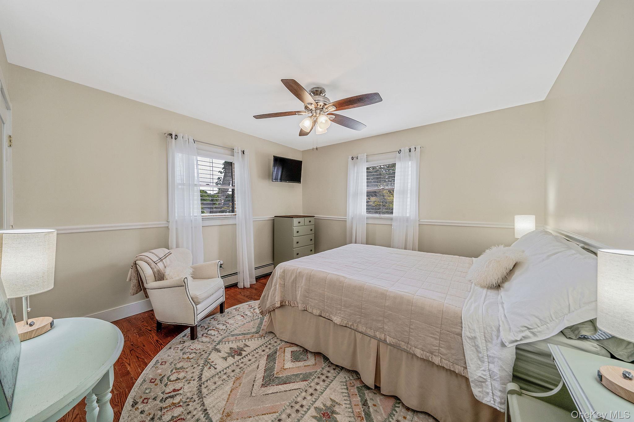 19 Edmarc Court, Oakdale, NY 11769