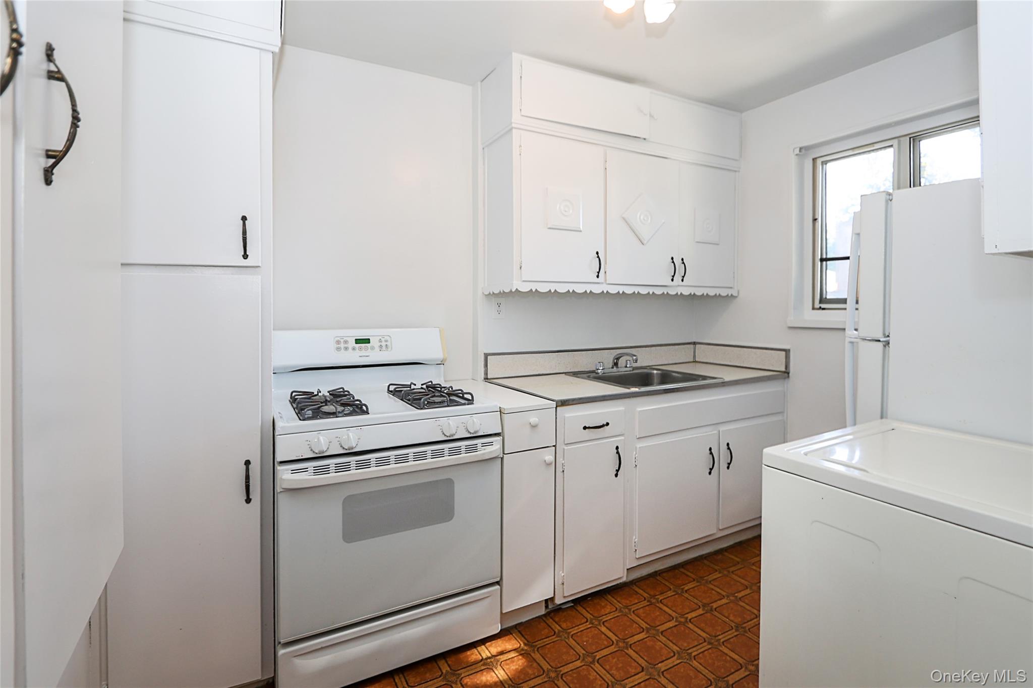 220-04 Stronghurst Avenue # 18-5, Queens Village, NY 11427