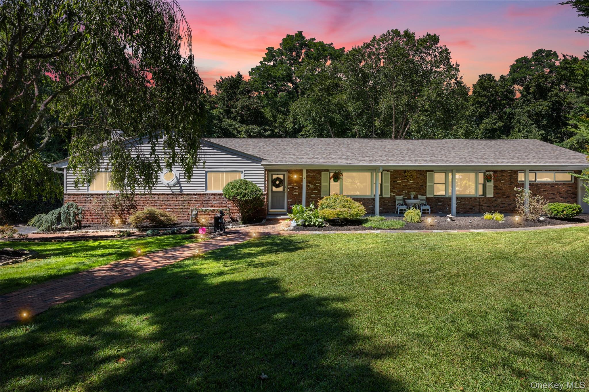 3 Five Acre Court, Smithtown, NY 11787