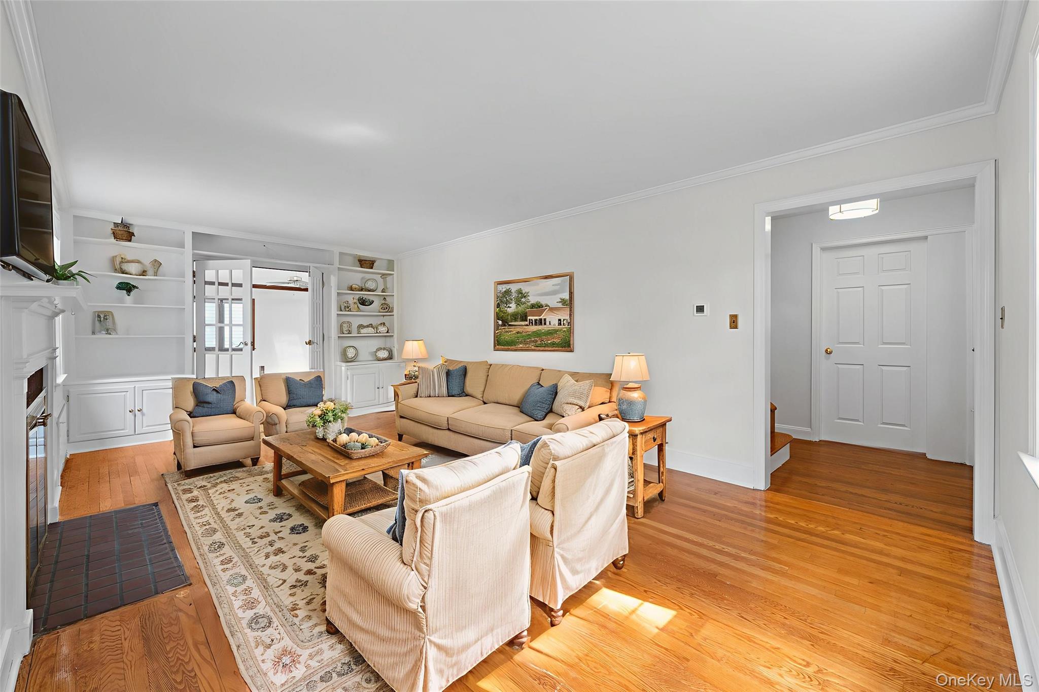 128 Charles Street, East Williston, NY 11596