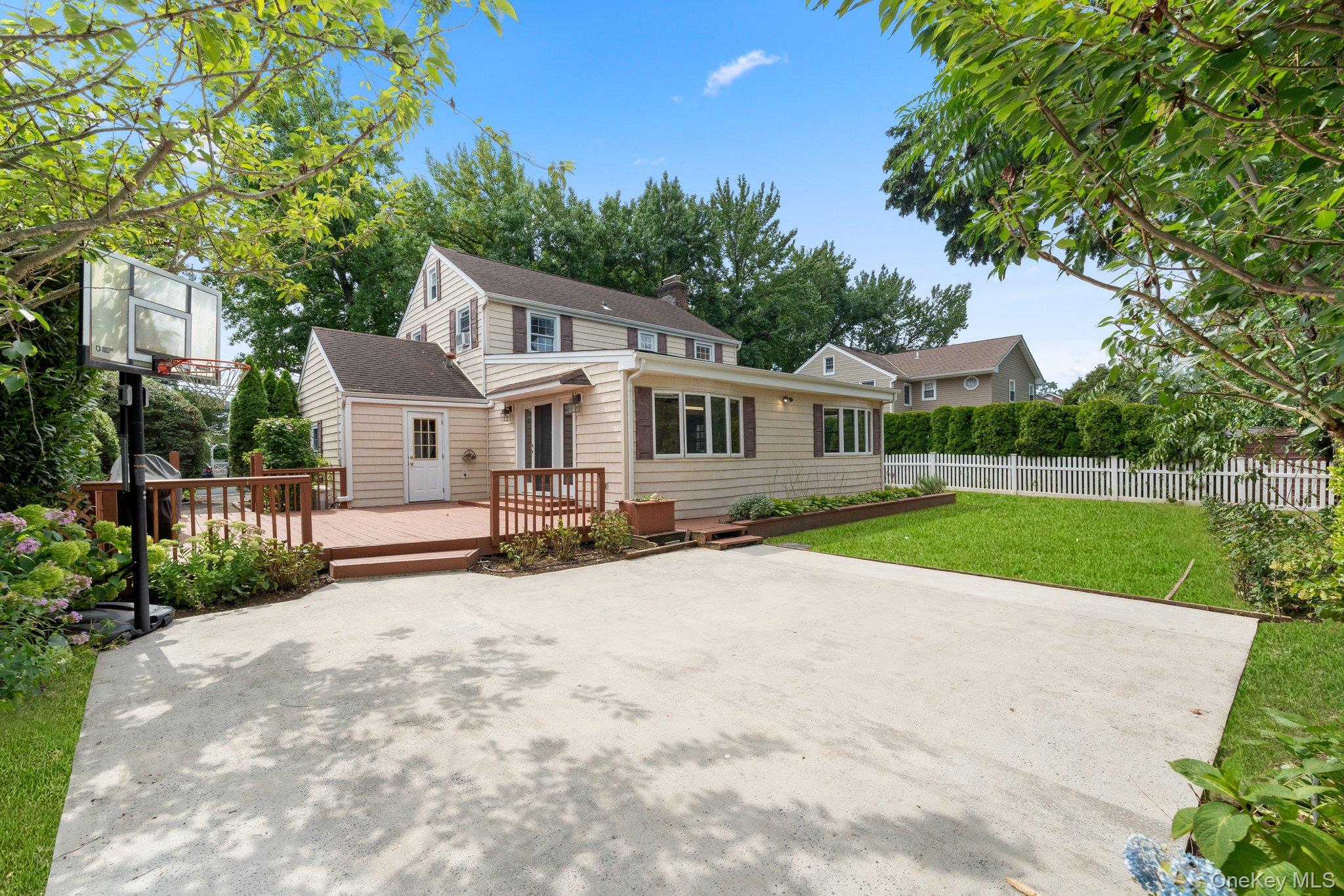 128 Charles Street, East Williston, NY 11596