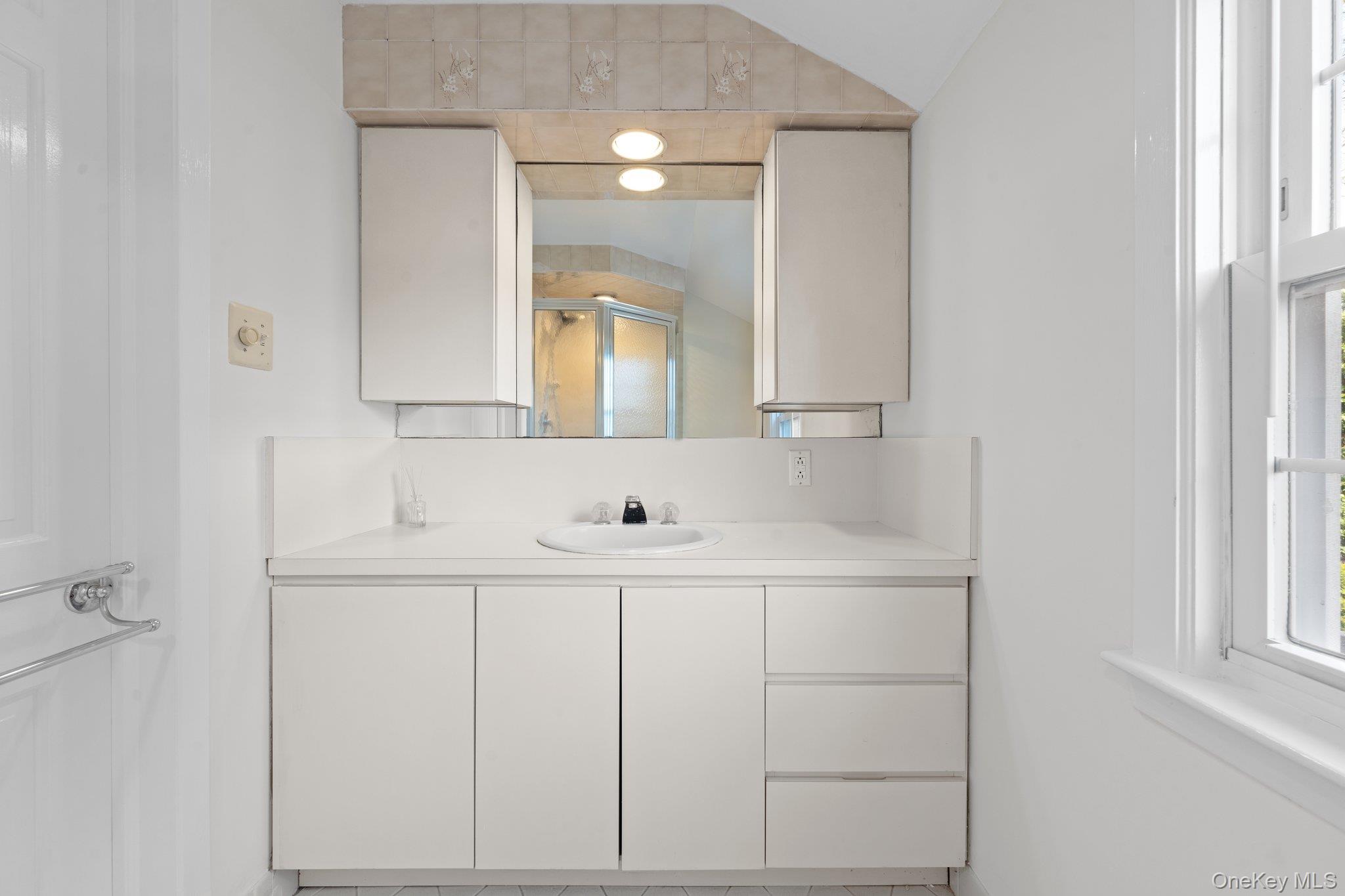 128 Charles Street, East Williston, NY 11596