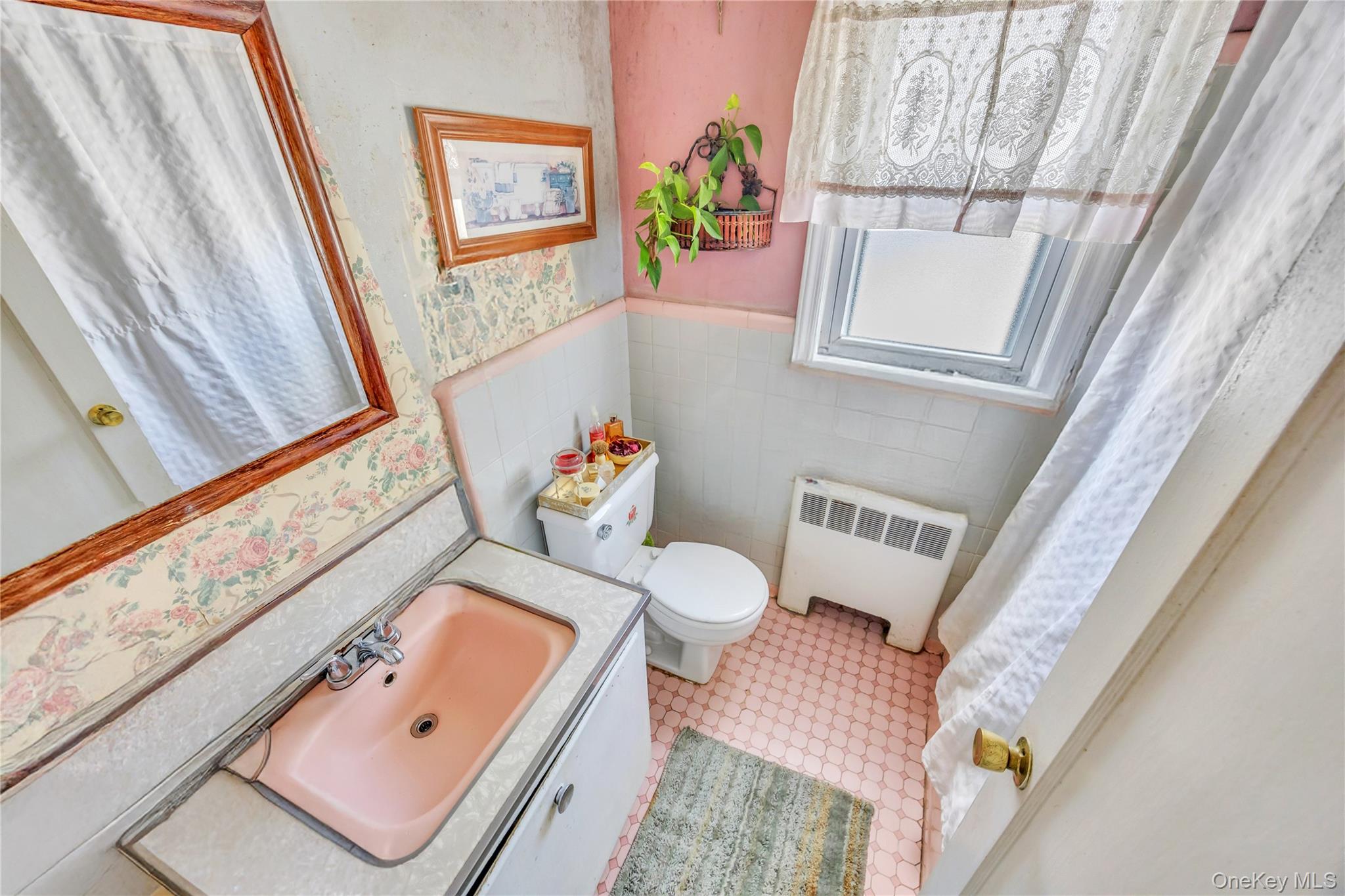 252 Lexington Avenue, West Hempstead, NY 11552