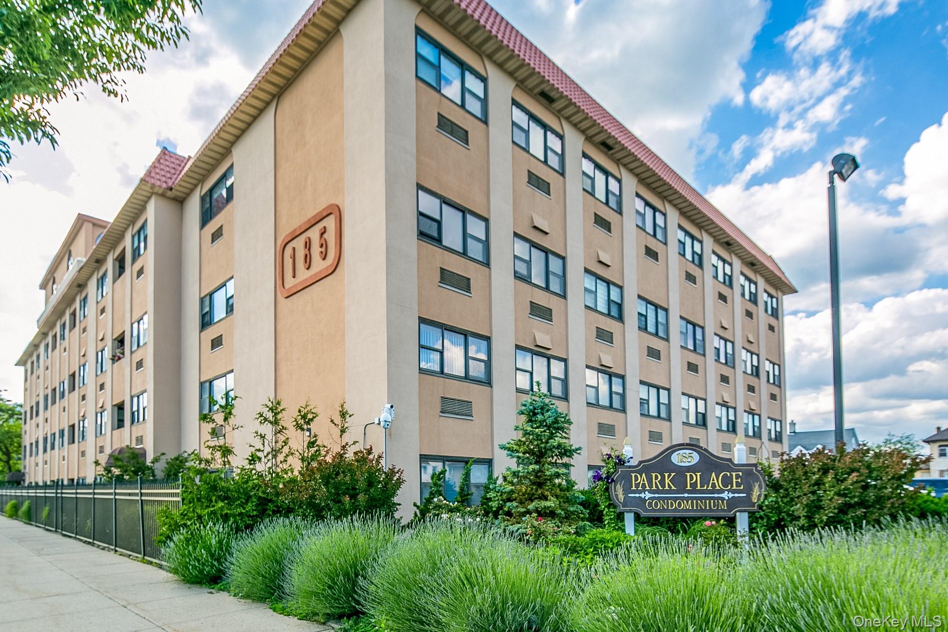 185 W Park Avenue # 101, Long Beach, NY 11561