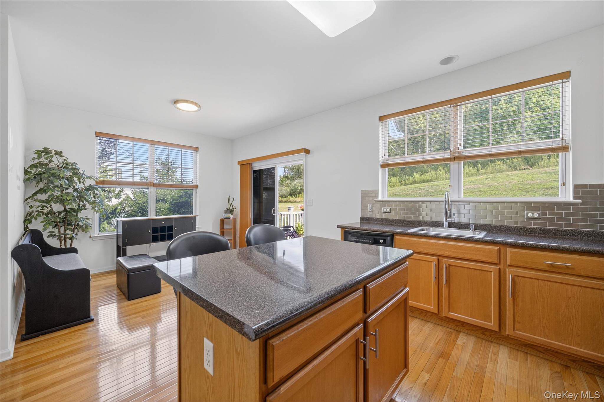 1802 Hawthorn Way, New Windsor, NY 12553