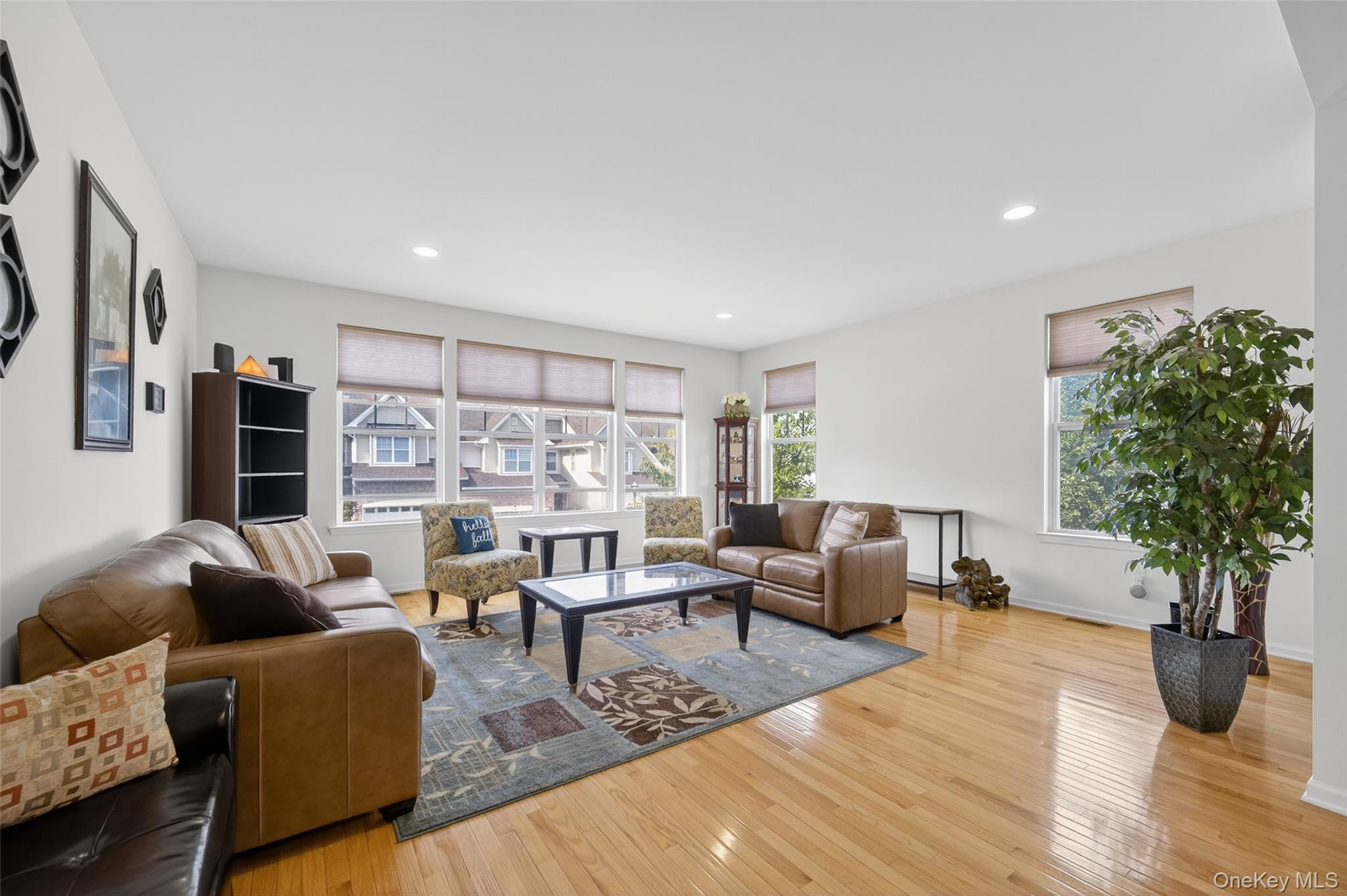 1802 Hawthorn Way, New Windsor, NY 12553